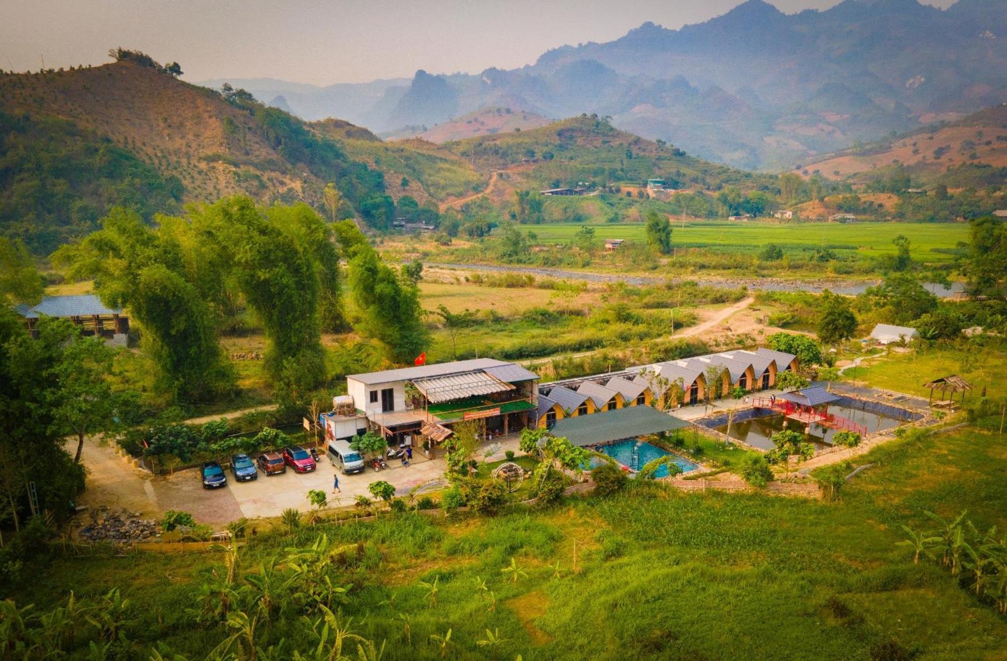 Homestay Suoi Khoang Minh Hang イエンバイ エクステリア 写真